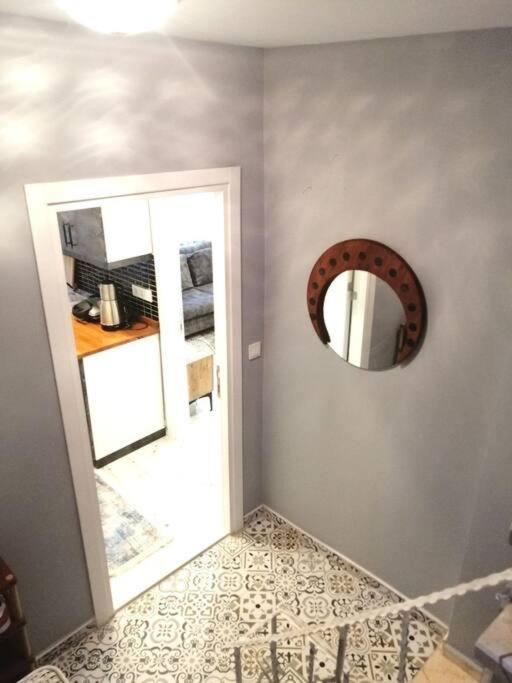 Appartamento Historical Comfy Flat In Beyoglu Tophane, Galata Provincia di Provincia di Istanbul Esterno foto