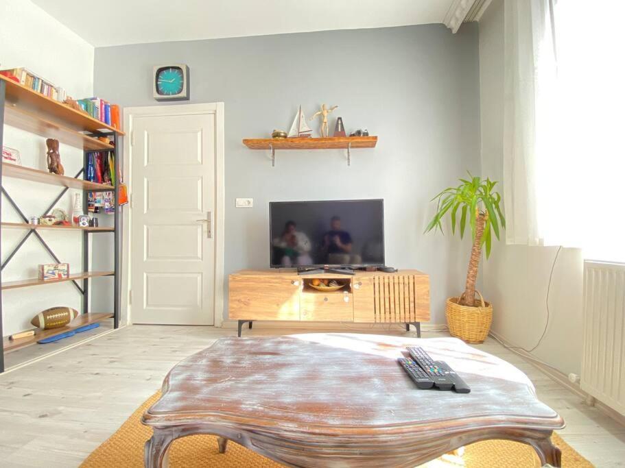 Appartamento Historical Comfy Flat In Beyoglu Tophane, Galata Provincia di Provincia di Istanbul Esterno foto