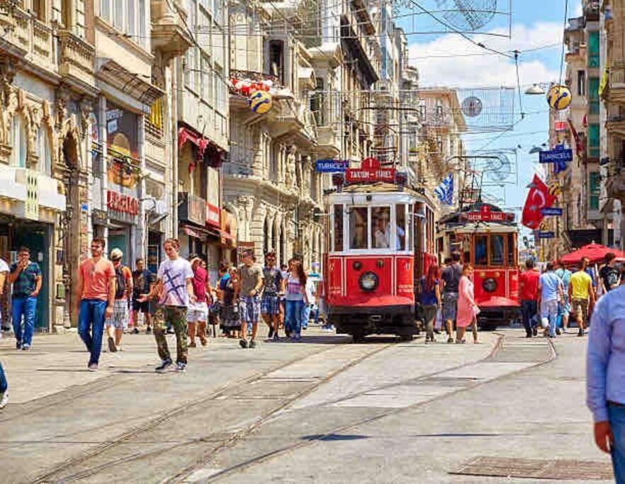 Appartamento Historical Comfy Flat In Beyoglu Tophane, Galata Provincia di Provincia di Istanbul Esterno foto